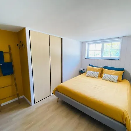 3 Chambres, Pour Ouvriers Ou Salaries *